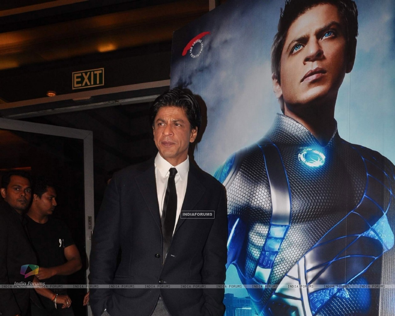 Shah Rukh Khan At Western Union-ra - Ra One , HD Wallpaper & Backgrounds
