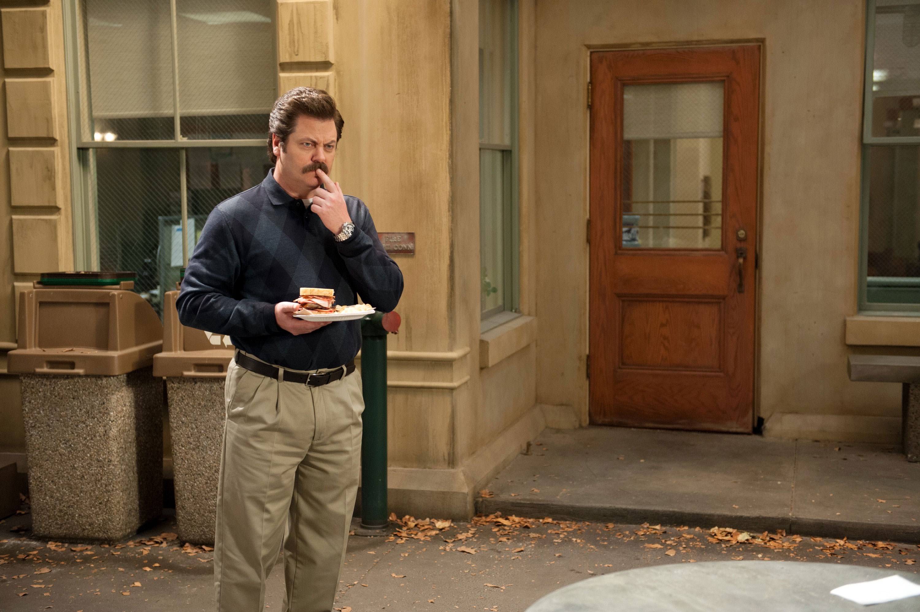 Wallpaper Desktop Parks And Recreation - Ron Swanson Standing Up , HD Wallpaper & Backgrounds