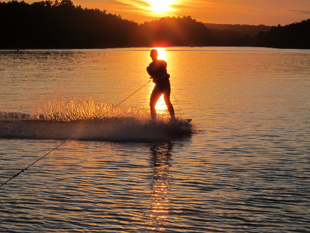 Beginner Wakeboard Camps Worldwide Flickr Image By - Wakeboarding In The Sunset , HD Wallpaper & Backgrounds