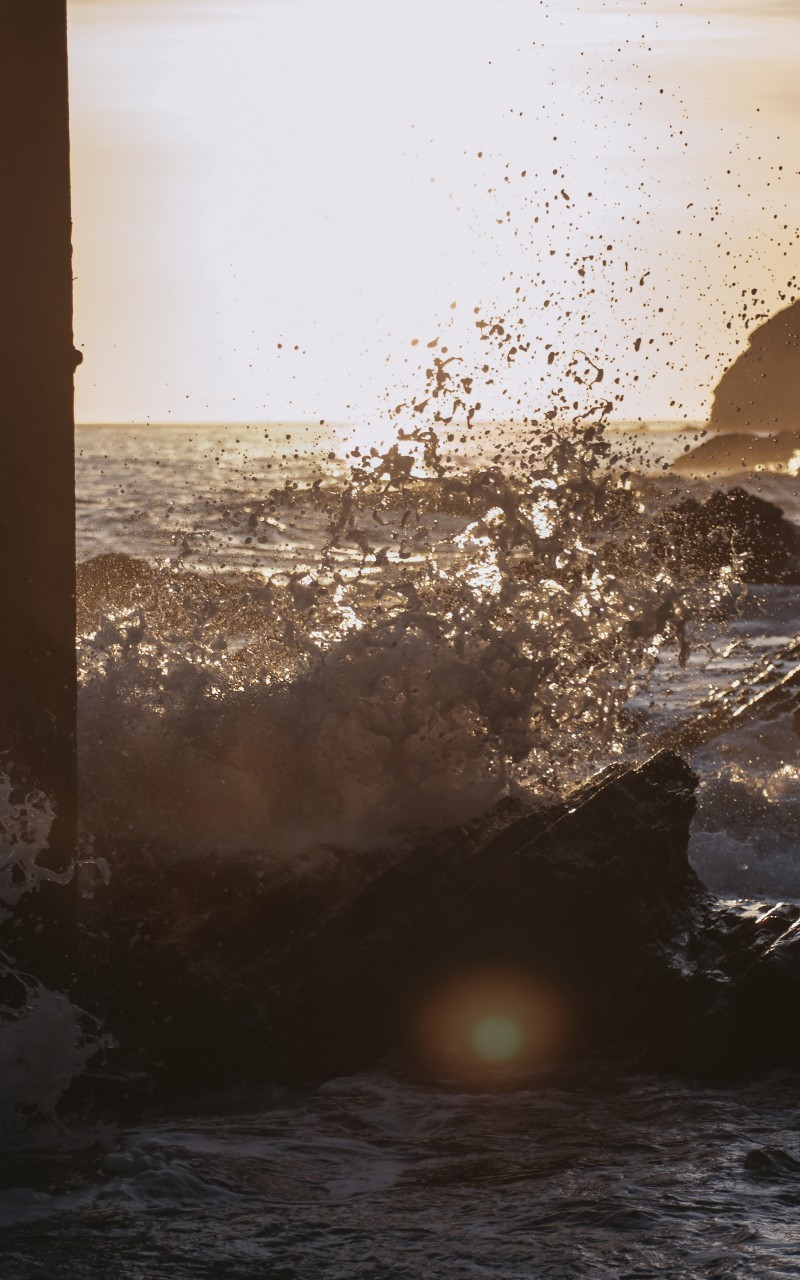 Shore, Waves, Rocks, Evening, Sunlight - Sunlight , HD Wallpaper & Backgrounds