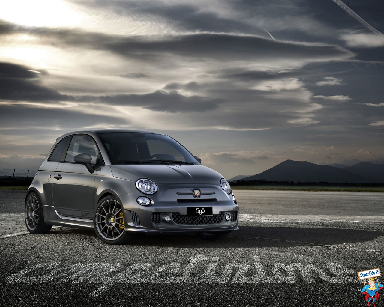Wallpapers>> Sports Car >> Fiat 500 Abarth Wallpapers - 500 Abarth 595 Competizione , HD Wallpaper & Backgrounds