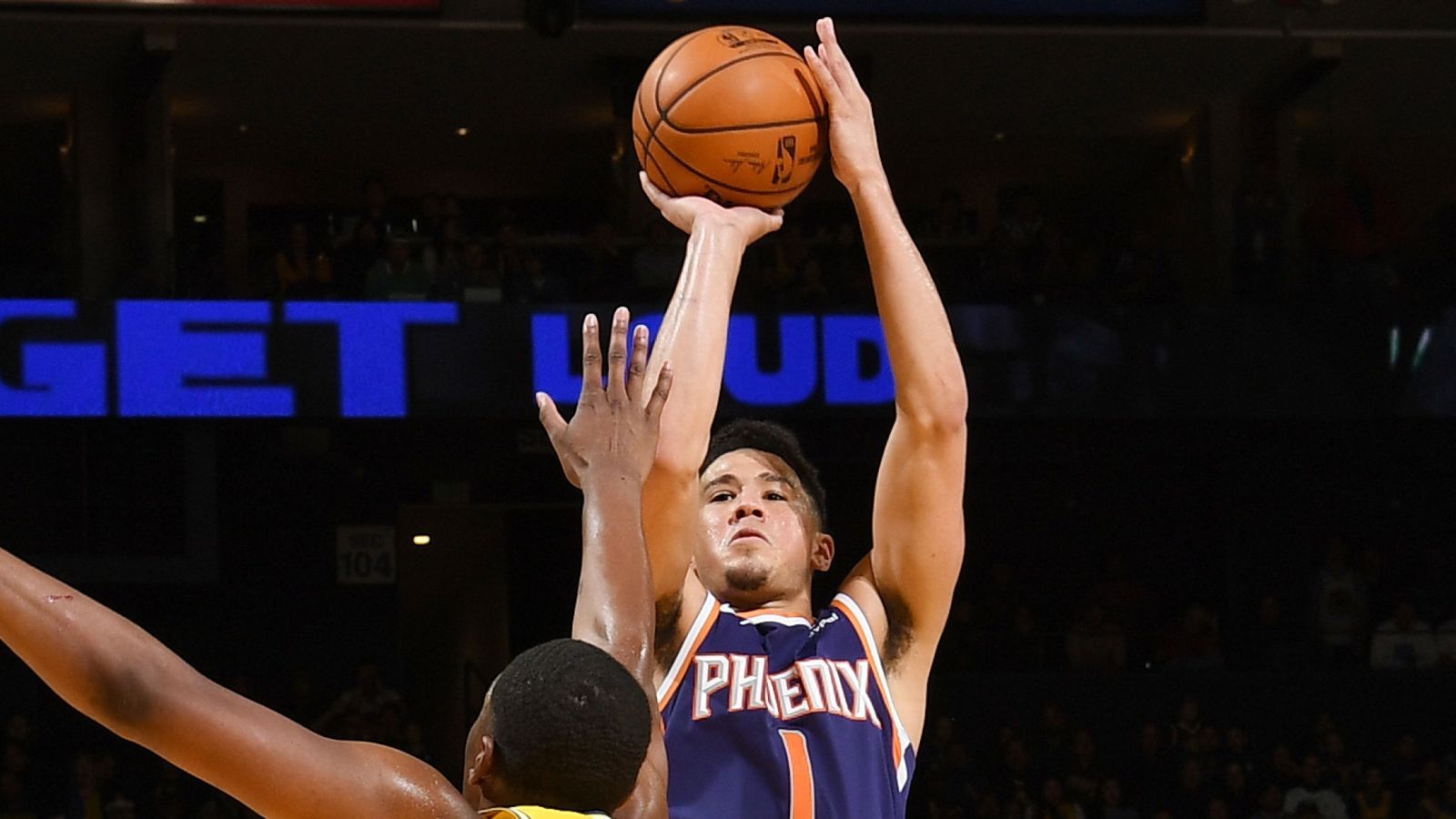 Devin Booker Stars With 37 Points In Phoenix Suns Victory - Basketball Moves , HD Wallpaper & Backgrounds