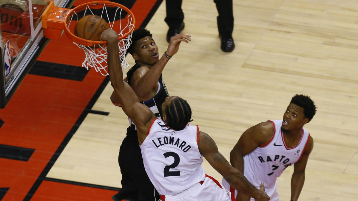 Kawhi Leonard Throws Down Exclamation Point Dunk On - Raptors Bucks Game 6 , HD Wallpaper & Backgrounds