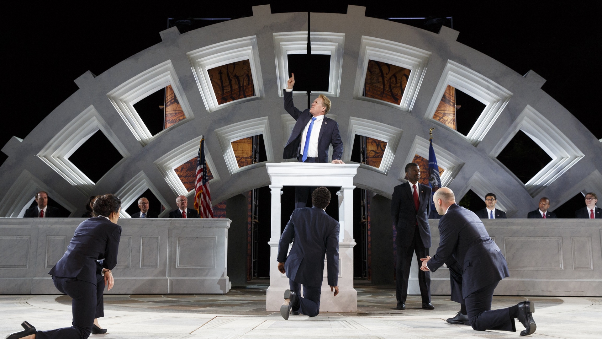 Public Theater Stands Behind Trump-inspired 'julius - Julius Caesar New York , HD Wallpaper & Backgrounds