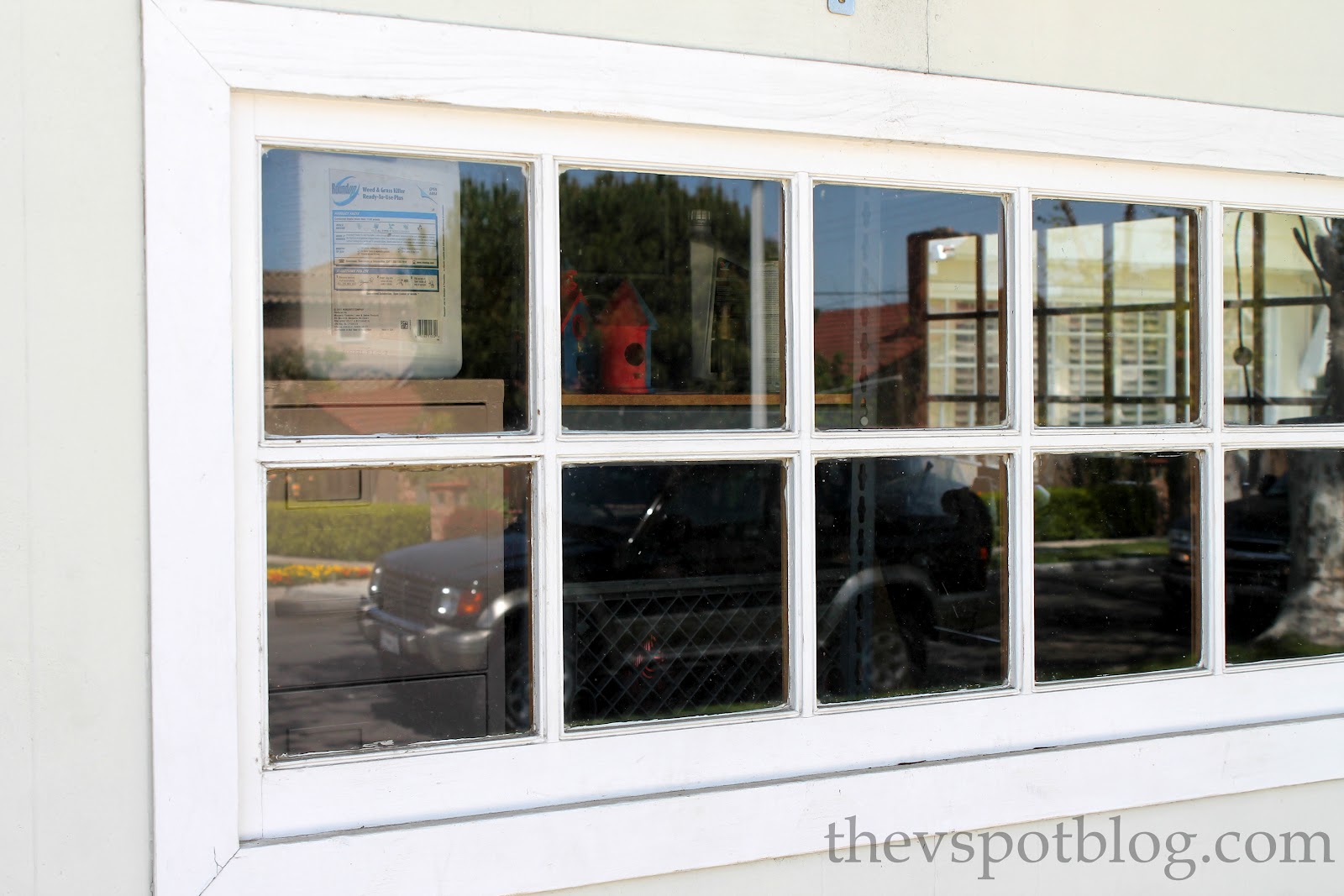 Frosted Glass Window Film Adds Privacy To Garage Windows - Sash Window , HD Wallpaper & Backgrounds