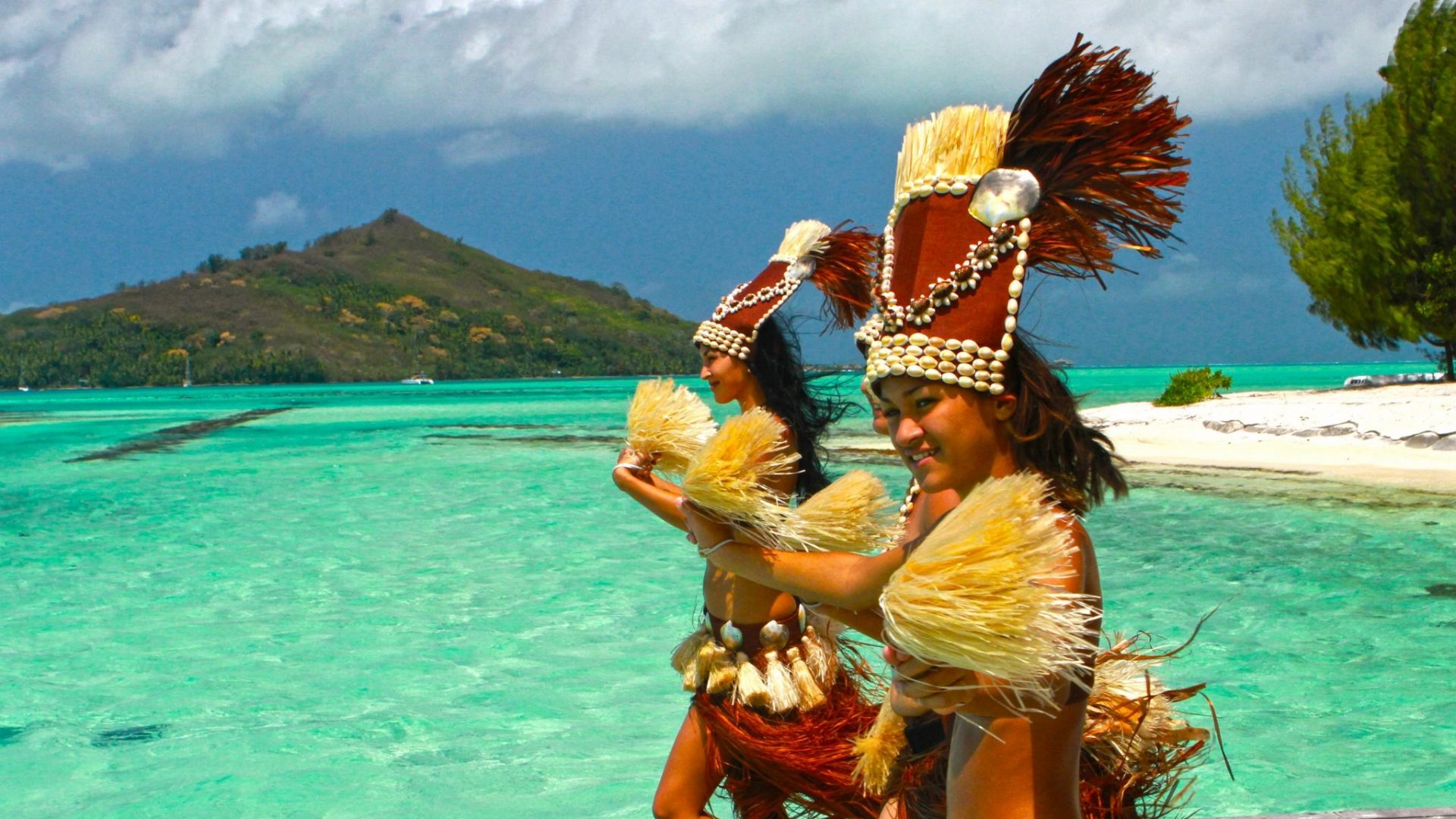 Clear Polynesia French Lagoon Beach Ocean Blue Bora - Tahitian Dancer , HD Wallpaper & Backgrounds