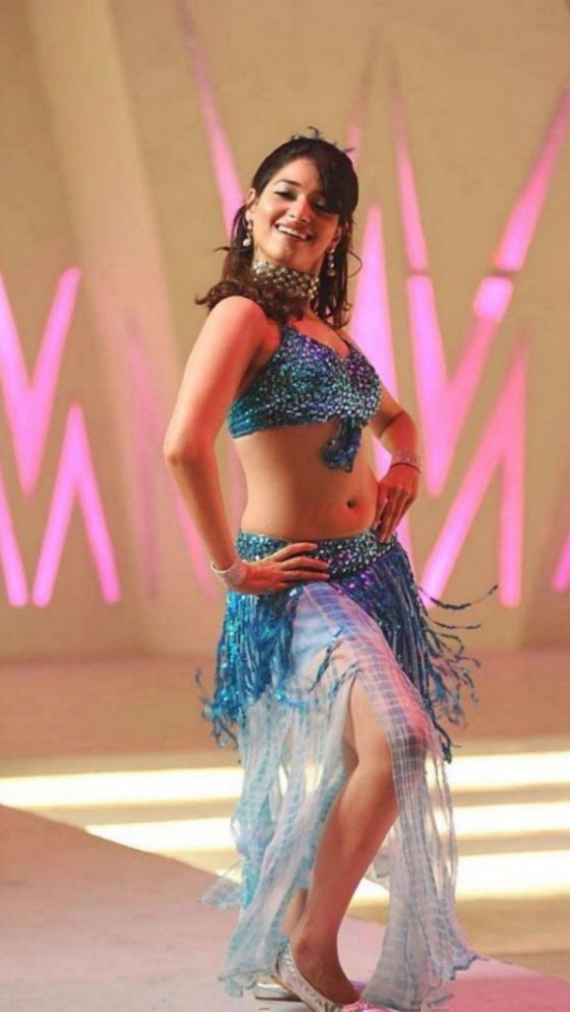 South Actress Hot Tamanna Spicy Pics - Tamanna Hot Navel In Badrinath , HD Wallpaper & Backgrounds