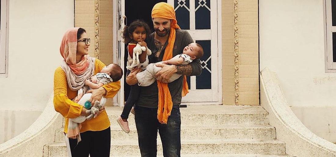 Sunny Leone Went To A Gurudwara On Sunday To Seek Blessings - Sunny Leone's Daughter And Sons , HD Wallpaper & Backgrounds