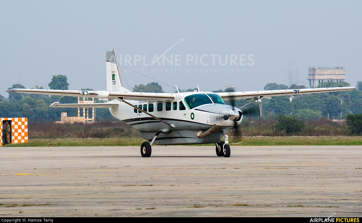 Air Force Cessna 208 Caravan - Cessna 172 , HD Wallpaper & Backgrounds