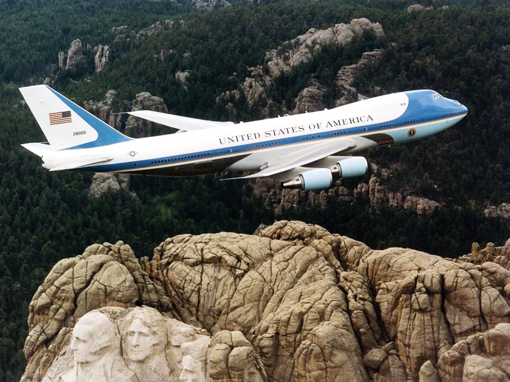 Plane Airforce Picture - Air Force One Mt Rushmore , HD Wallpaper & Backgrounds