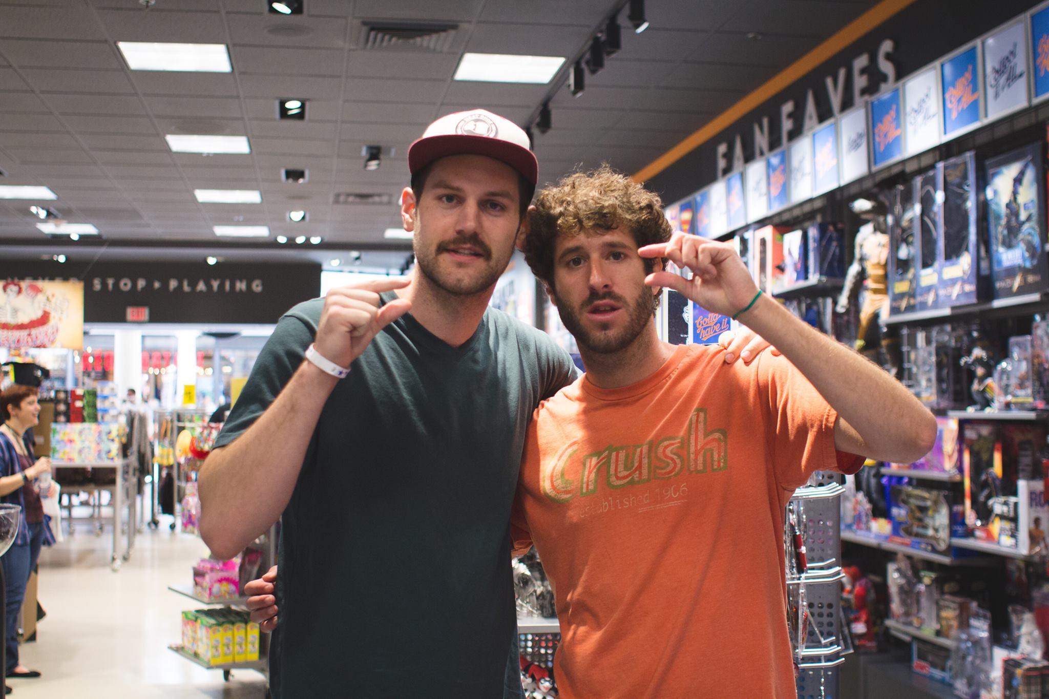 Lil Dicky With Fan , HD Wallpaper & Backgrounds