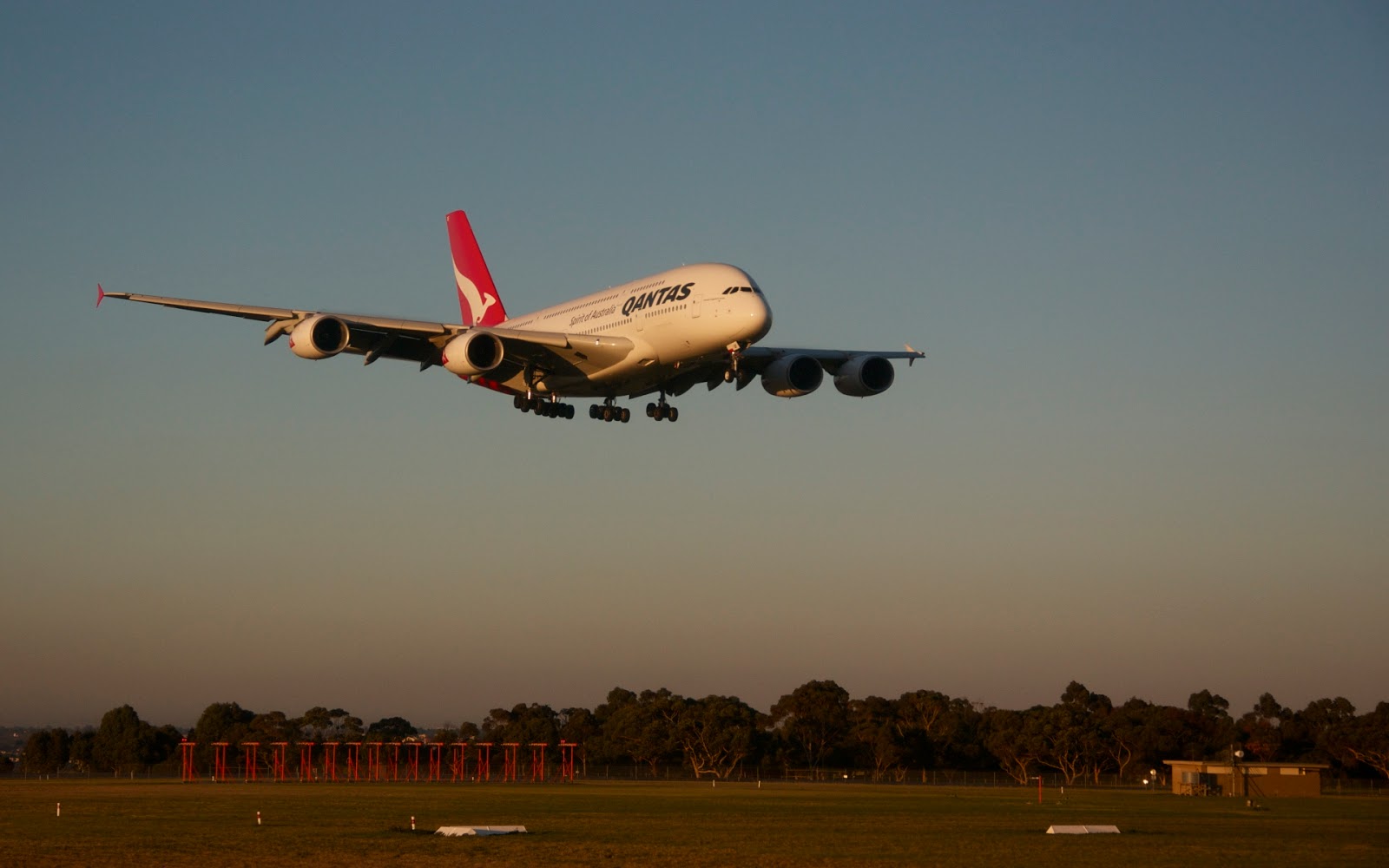 Airbus A380 Wallpaper Gallery - Melbourne Airport , HD Wallpaper & Backgrounds