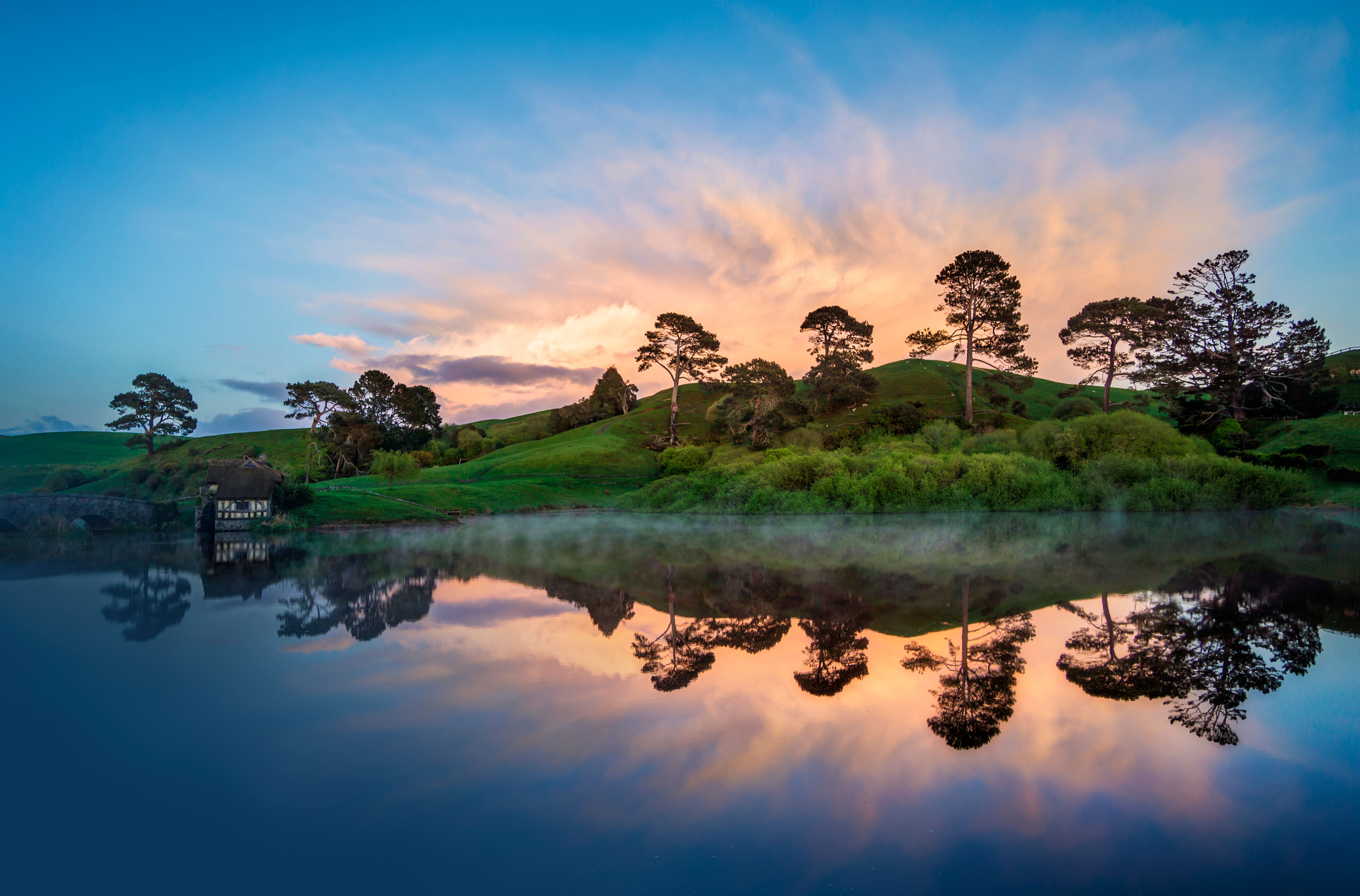 Hobbiton In The Morning - New Zealand Hobbiton , HD Wallpaper & Backgrounds