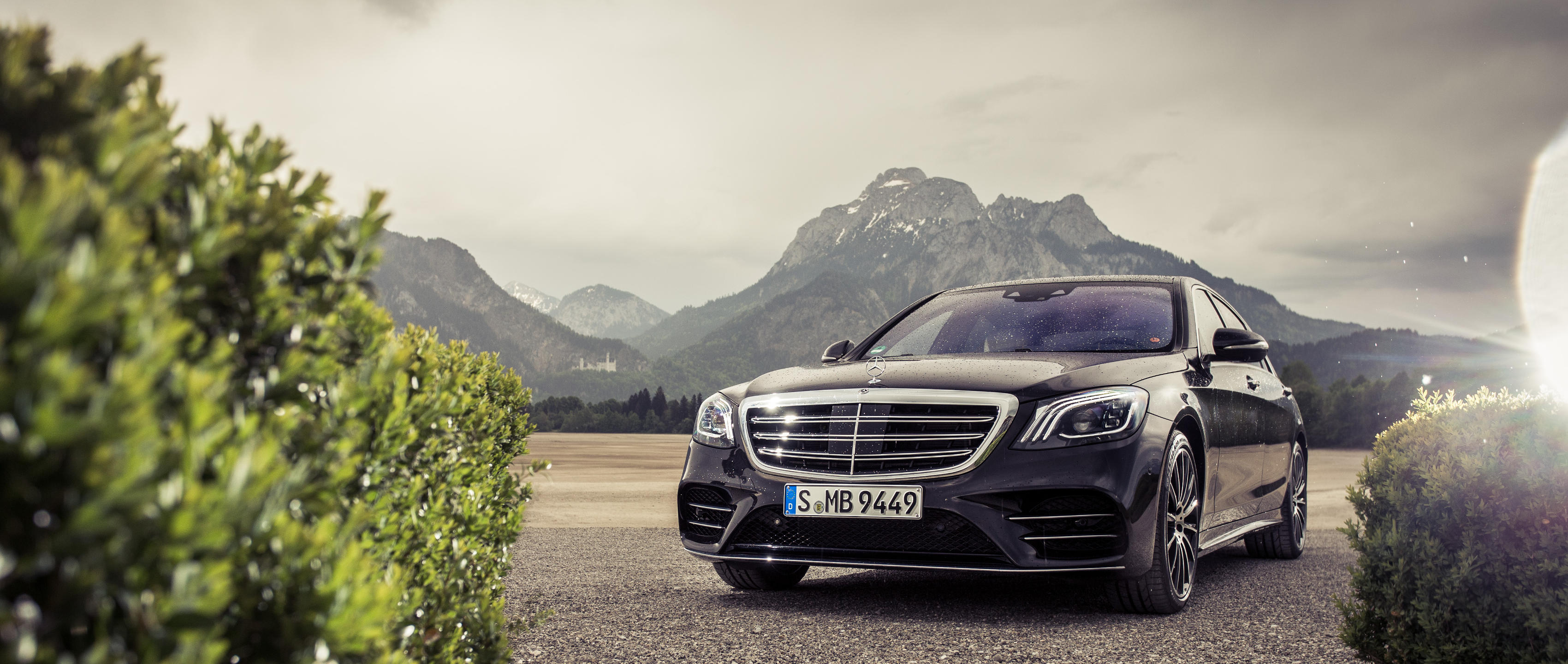 The Mercedes-benz S 350 D 4matic In Black At The - Mercedes Benz S Class Black , HD Wallpaper & Backgrounds