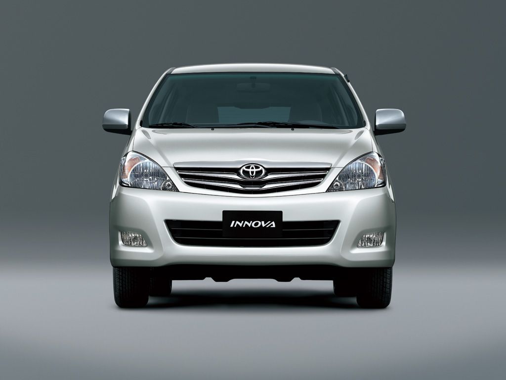 Toyota Innova - Innova 2010 , HD Wallpaper & Backgrounds