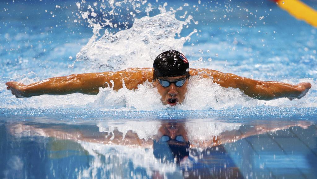 Media - Michael Phelps Swimming In Action , HD Wallpaper & Backgrounds