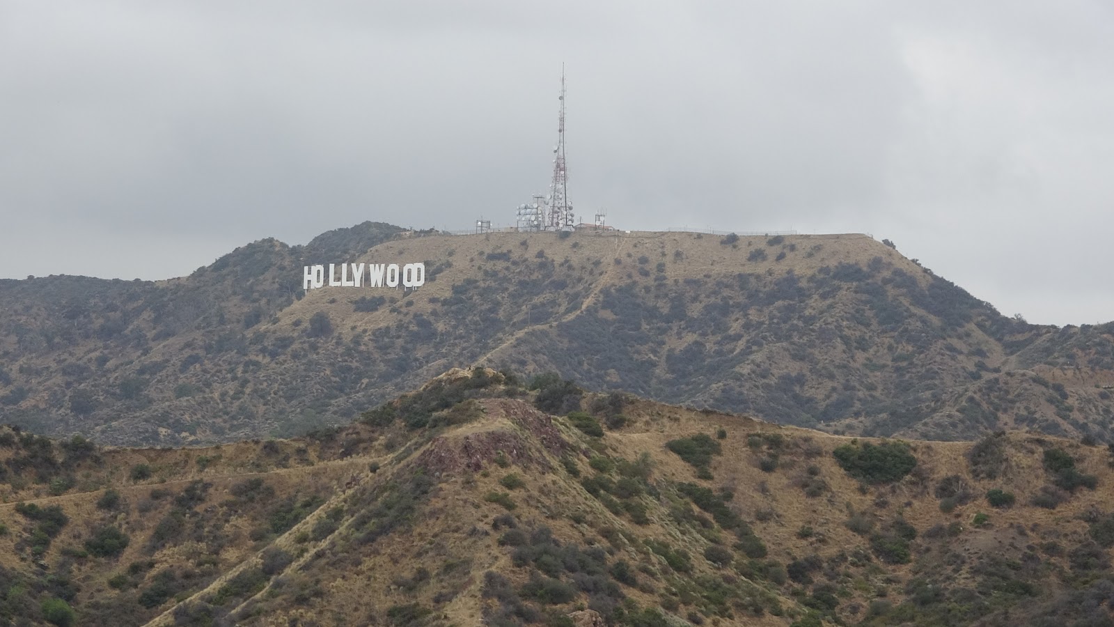 The Hollywood Sign Is One Of Los Angeles's Most Famous - Hollywood Sign , HD Wallpaper & Backgrounds