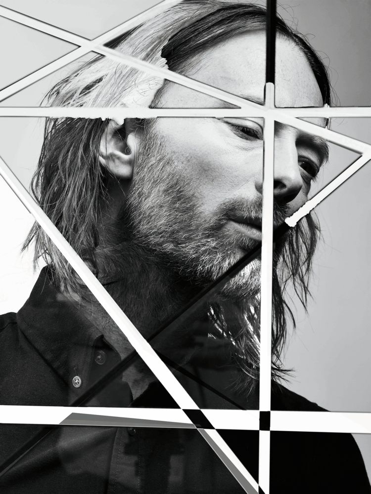 Thom Yorke Interviewed By Daniel Craig For Interview - Thom Yorke Wallpaper Phone , HD Wallpaper & Backgrounds