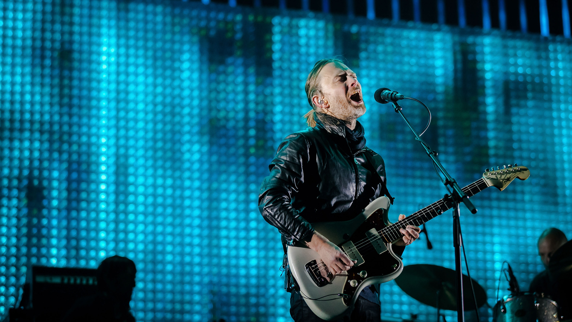 Thom Yorke - Radiohead Hd , HD Wallpaper & Backgrounds