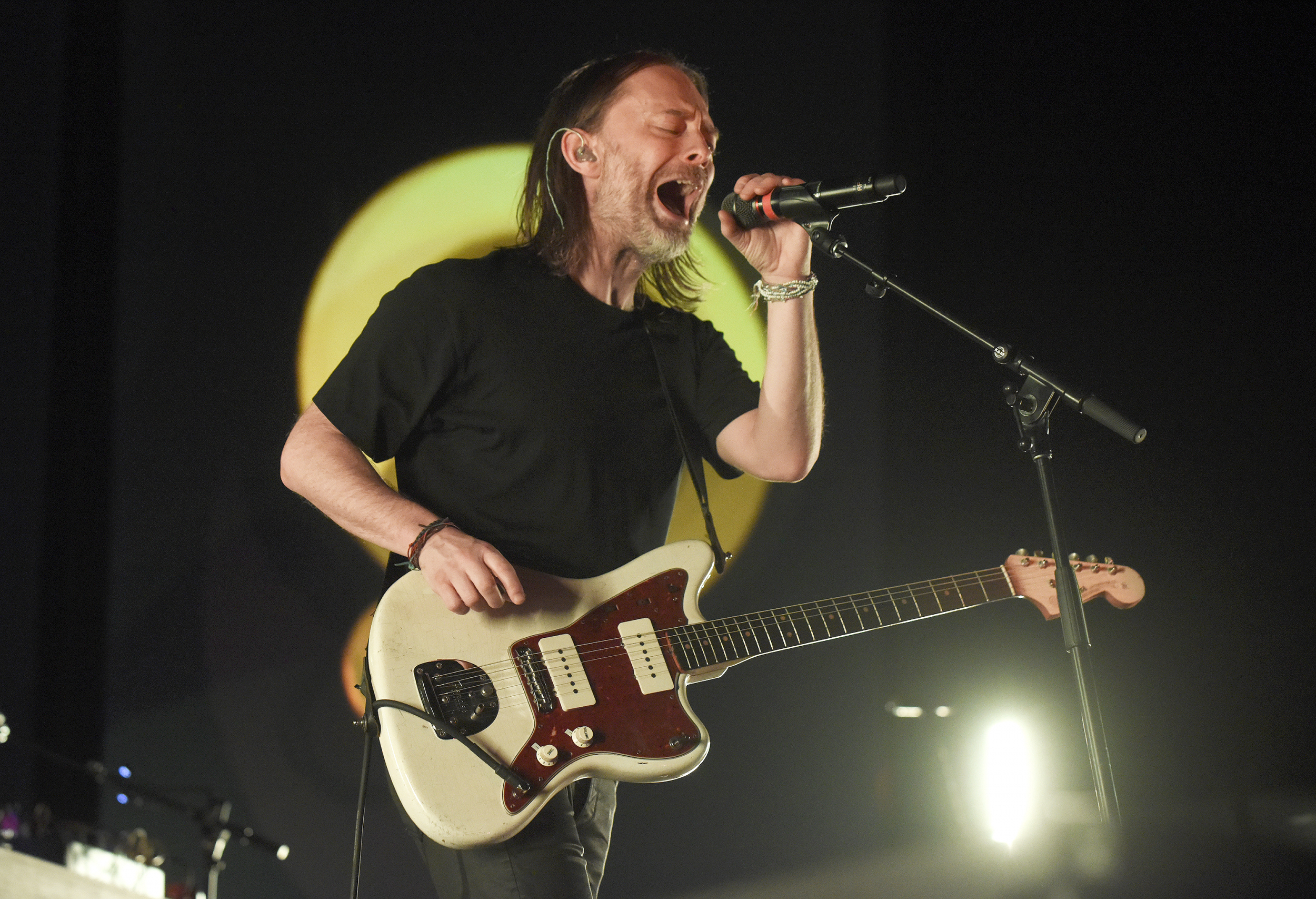 Radiohead Get Hacked For Ransom, Release All Stolen - Thom Yorke , HD Wallpaper & Backgrounds