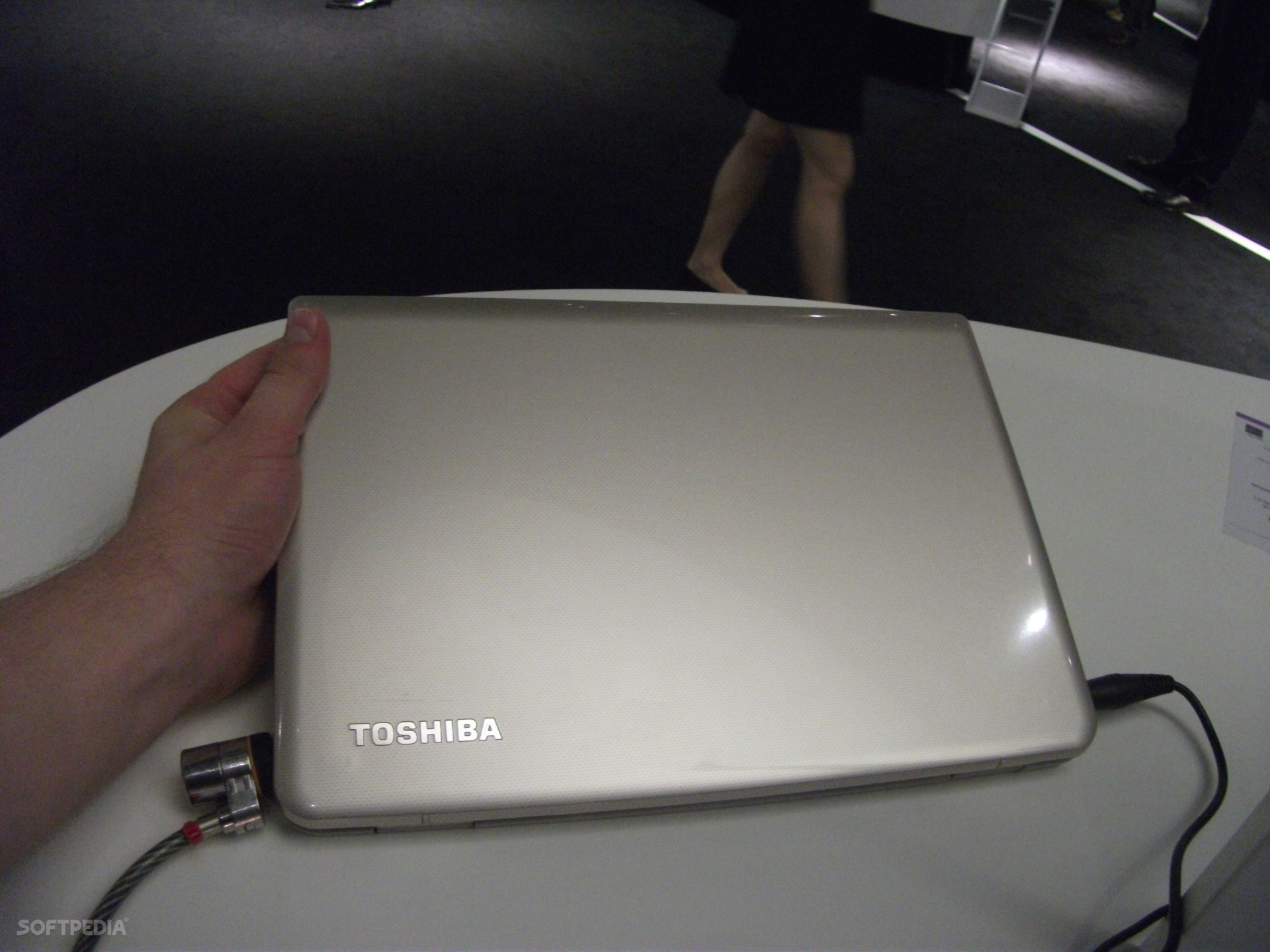 Toshiba Satellite Cl10 B Shown In Hands On - Notebook Toshiba Windows 8.1 , HD Wallpaper & Backgrounds