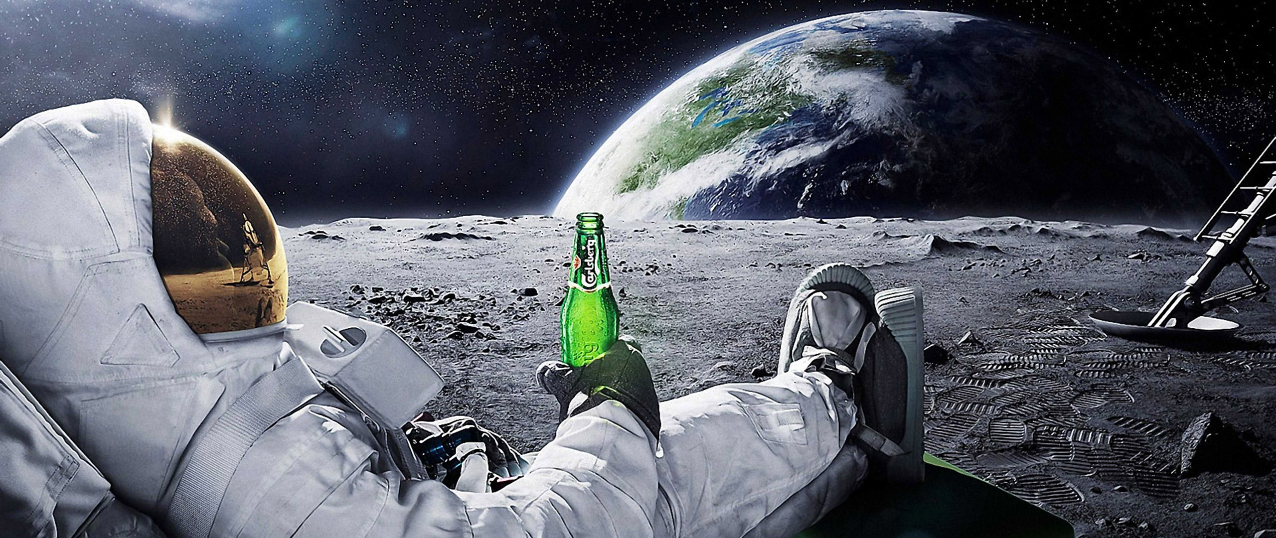 Astronaut Drinking Carlsberg Beer Moon Space Wallpaper, - Human On Moon , HD Wallpaper & Backgrounds