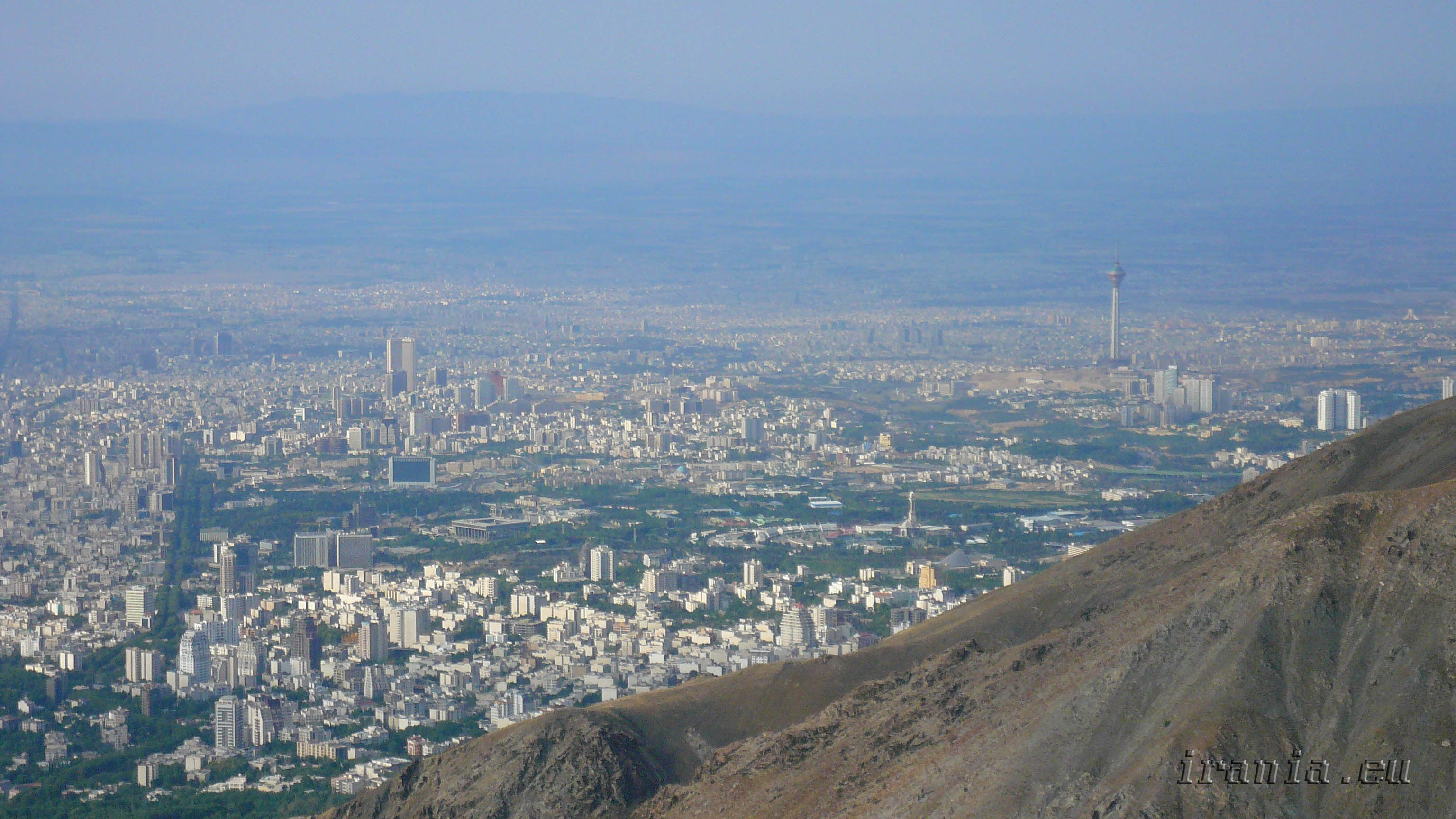 Hitchhiking - Teheran Iran , HD Wallpaper & Backgrounds