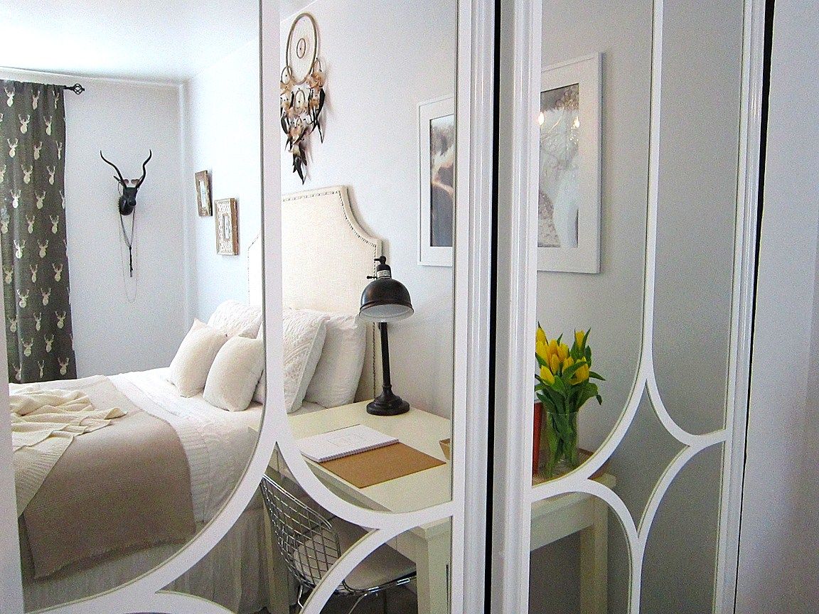 Mirrored Closet Door Makeover - Mirror Closet Doors Ideas , HD Wallpaper & Backgrounds