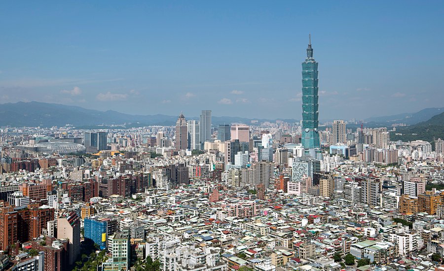 The Best Kind Of Culture Clash - Taipei 101 , HD Wallpaper & Backgrounds