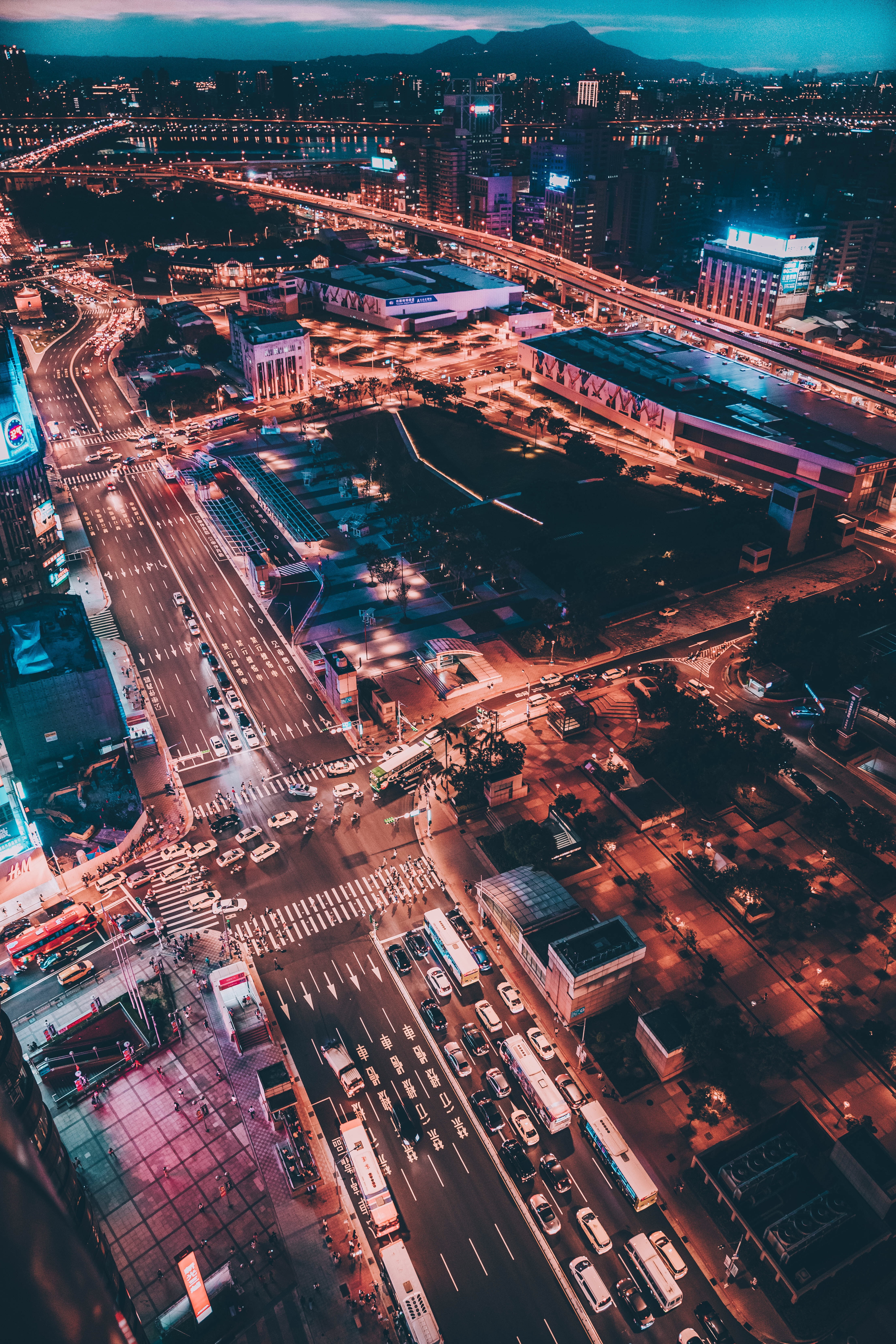 White Building, Taipei City, Taiwan, Night City Hd - City View Wallpaper Iphone , HD Wallpaper & Backgrounds