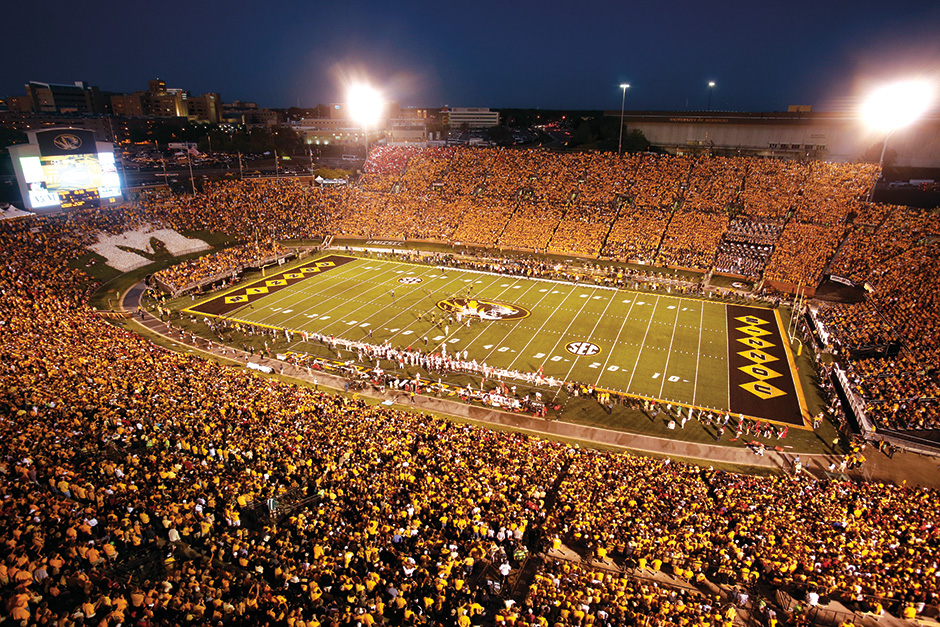 Mizzou Fans Sold Out Memorial Stadium For The Tigers - University Of Missouri Columbia Football Stadium , HD Wallpaper & Backgrounds