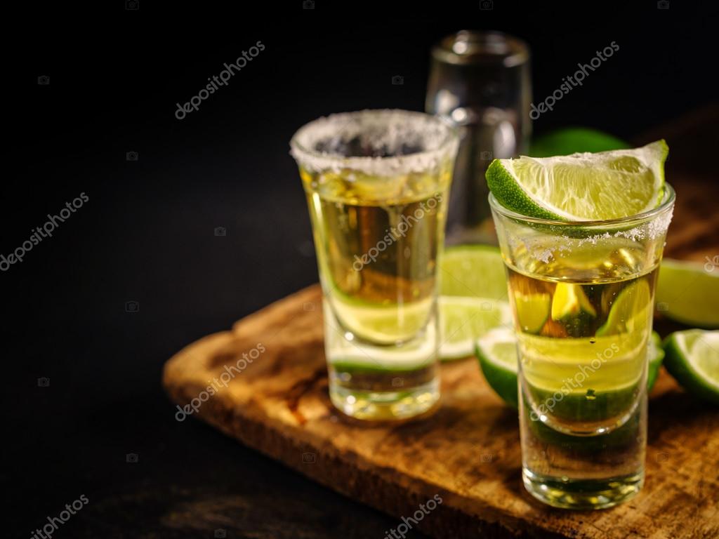 Mexican Gold Tequila With Lime And Salt On Wooden Table - Tequila Shot , HD Wallpaper & Backgrounds
