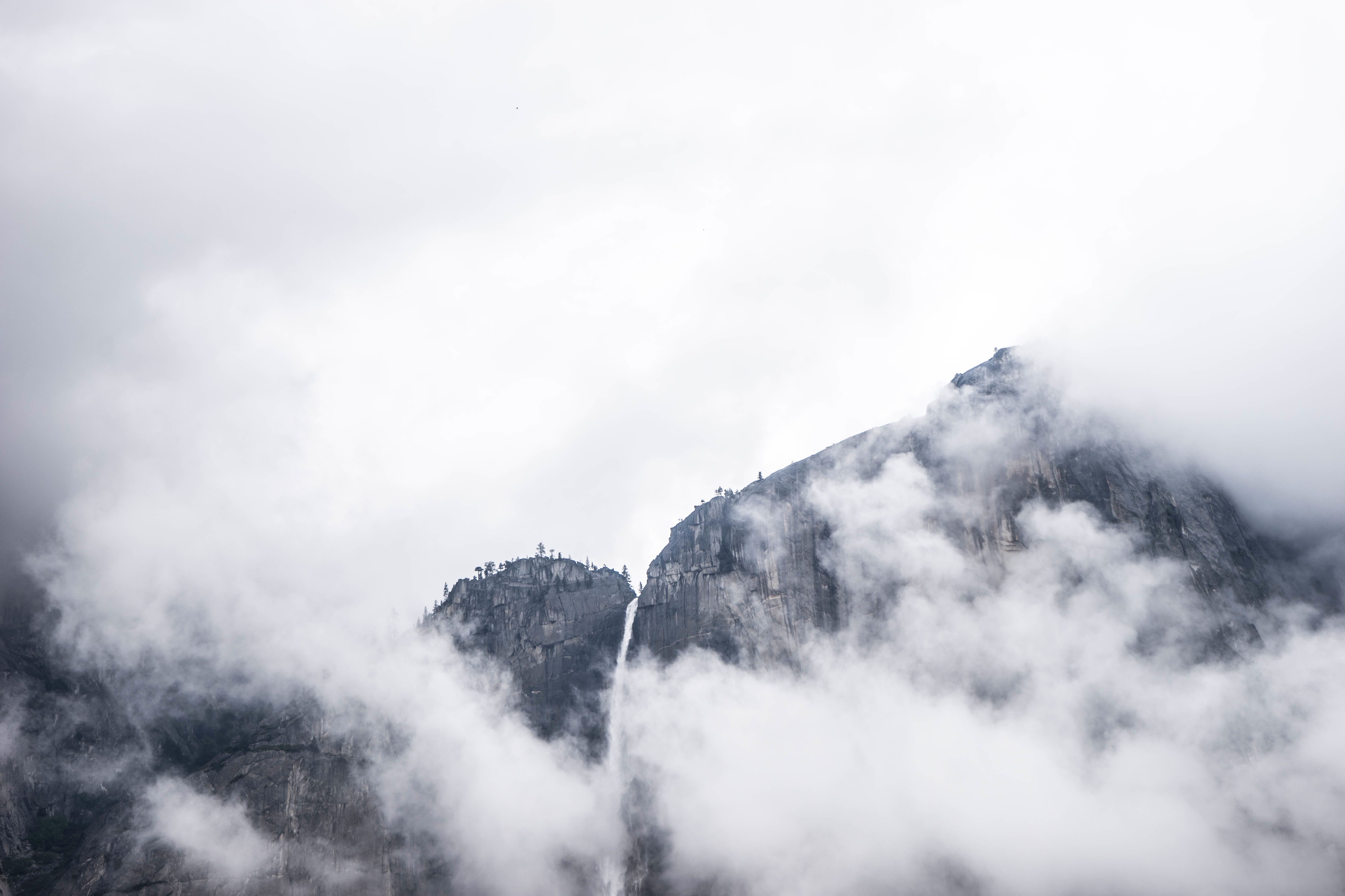 Download - Clouds On Mountain Top , HD Wallpaper & Backgrounds