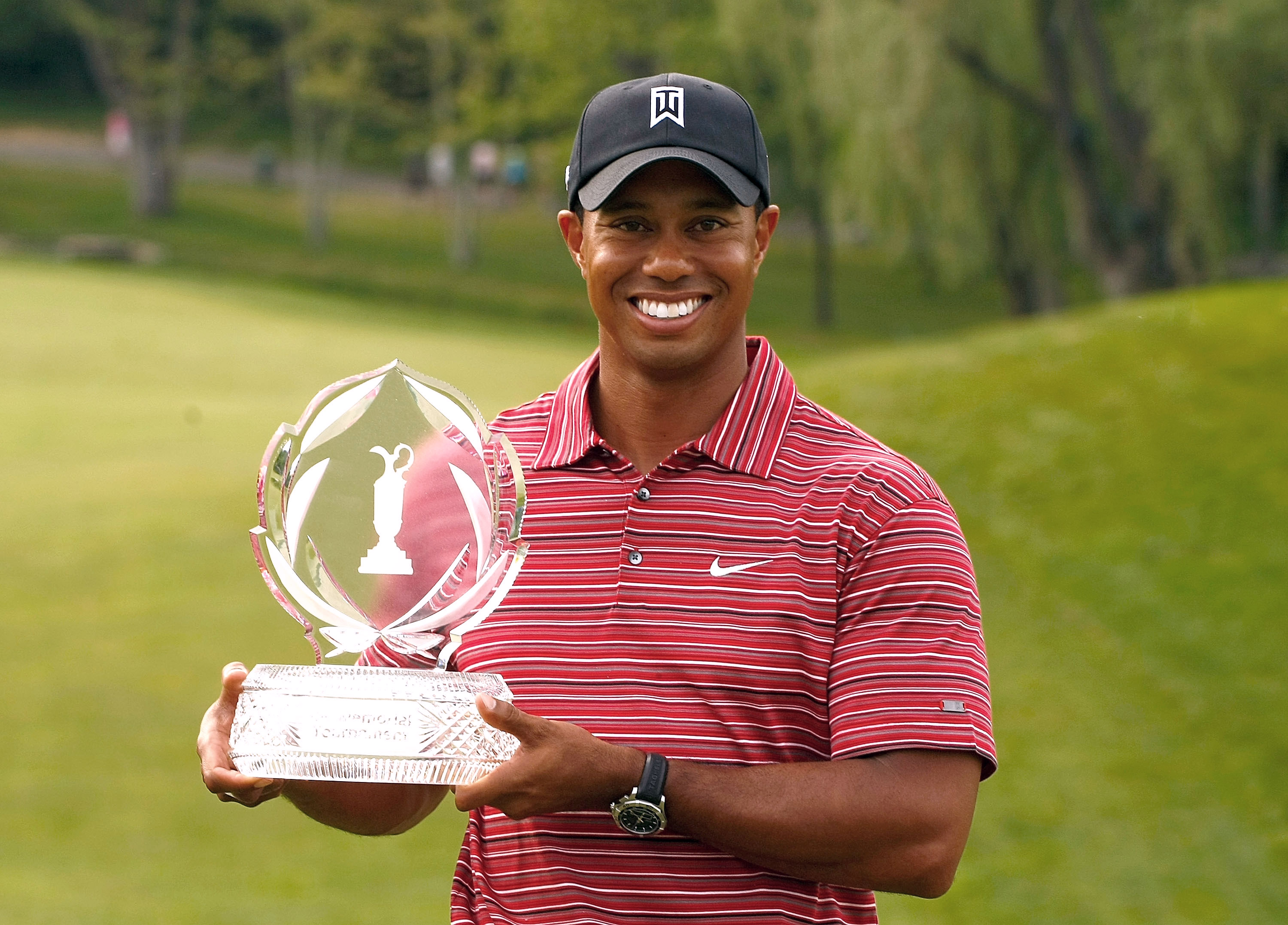 Tiger Woods Trophy , HD Wallpaper & Backgrounds