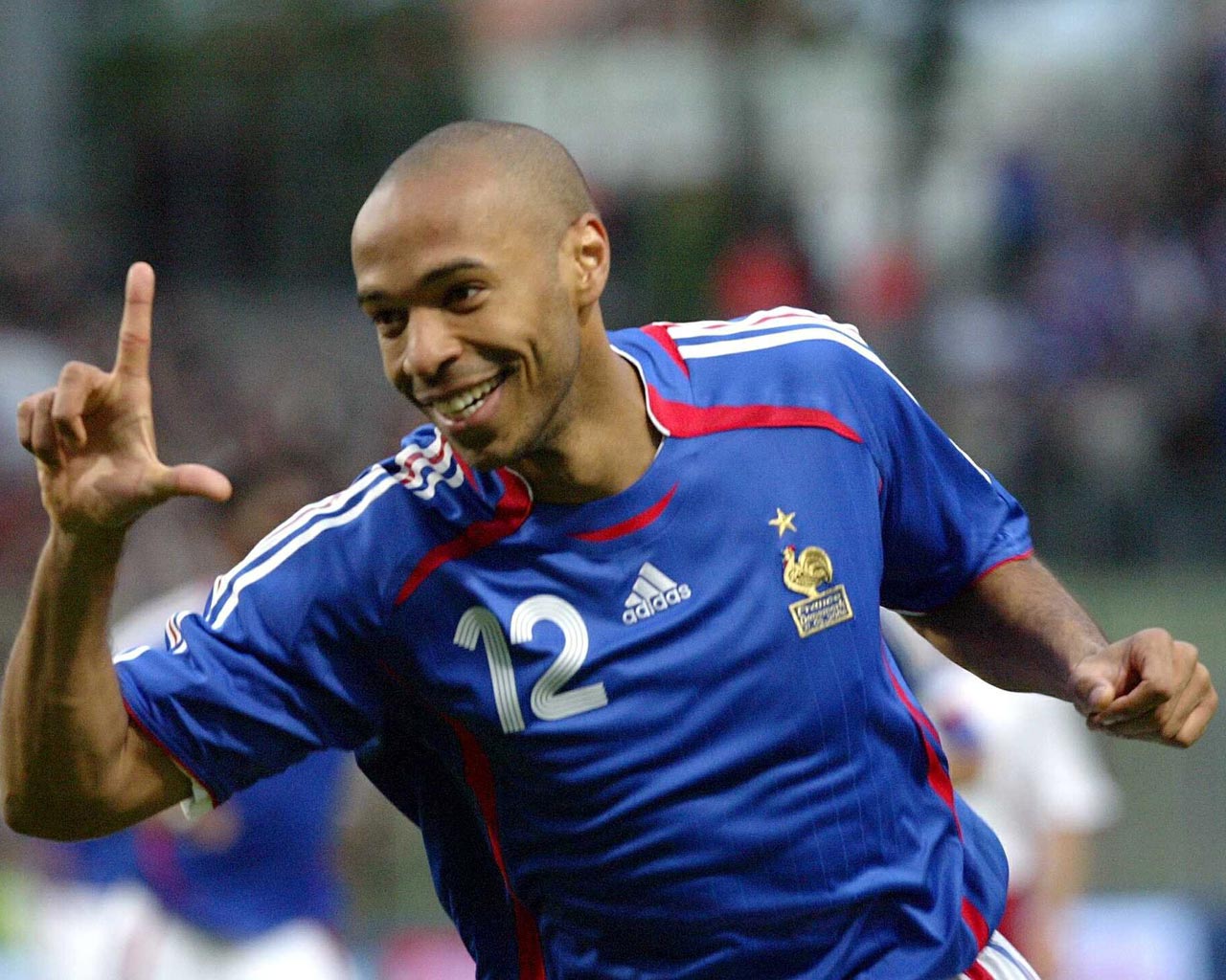 Thierry Henry - Thierry Henry Wallpaper France , HD Wallpaper & Backgrounds