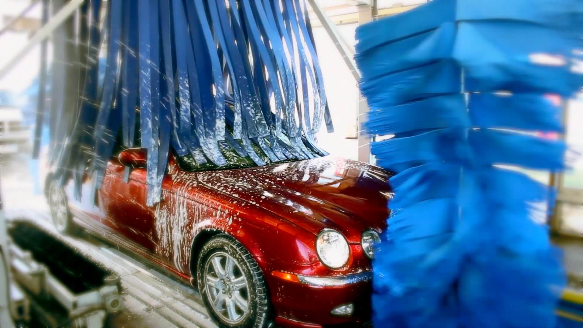 Red Car In Car Wash - Car Washing Images Hd , HD Wallpaper & Backgrounds