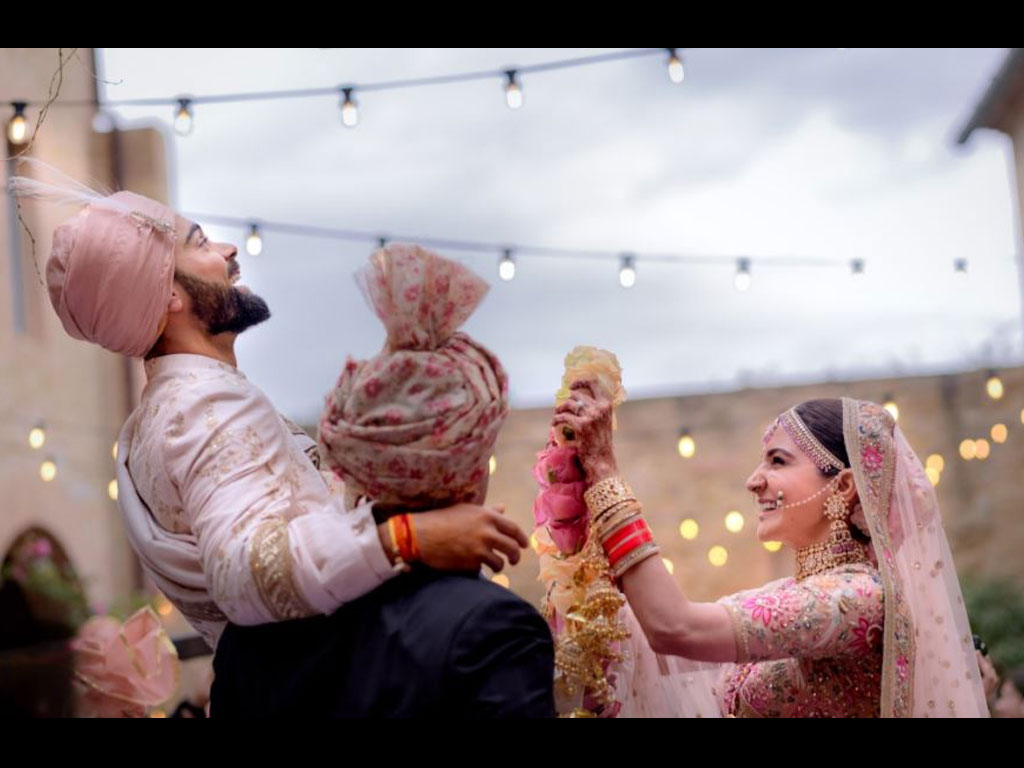 Anushka Wallpaper Download - Virat Kohli And Anushka Sharma Wedding , HD Wallpaper & Backgrounds
