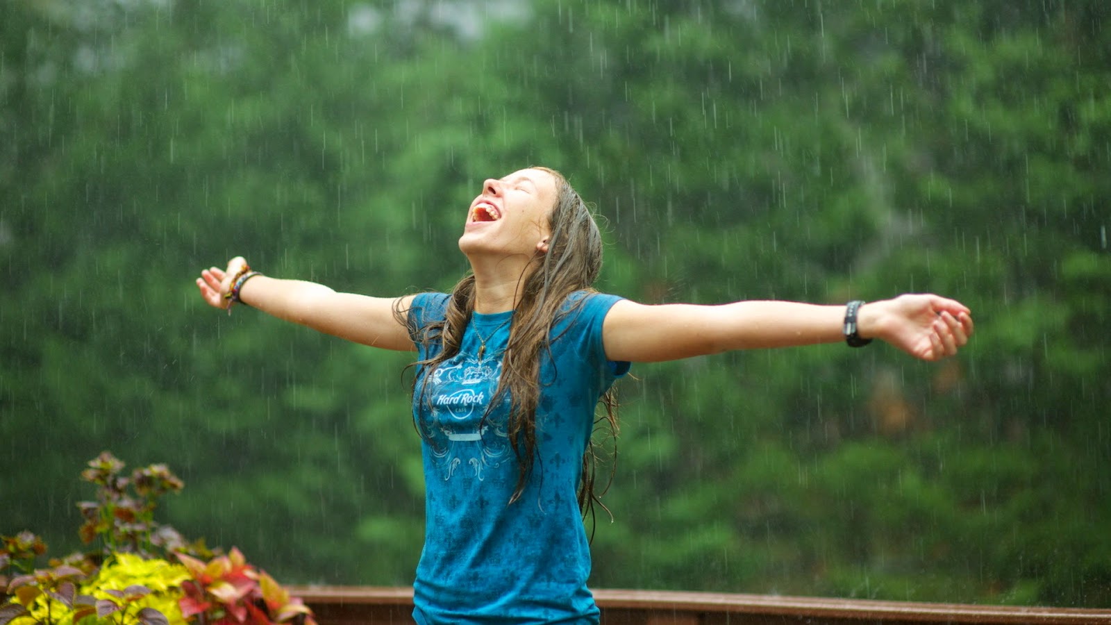 Girl In Rain Wallpapers - Jesus Is My Saviour Facebook Cover , HD Wallpaper & Backgrounds