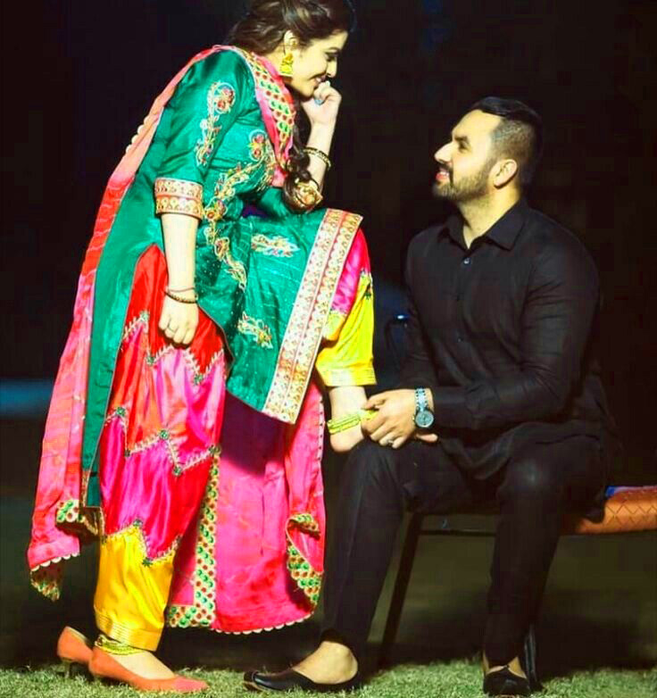 Sweet Cute Punjabi Wedding Lover Love Couple Wallpaper - Punjabi Couple Images For Whatsapp Dp Hd , HD Wallpaper & Backgrounds