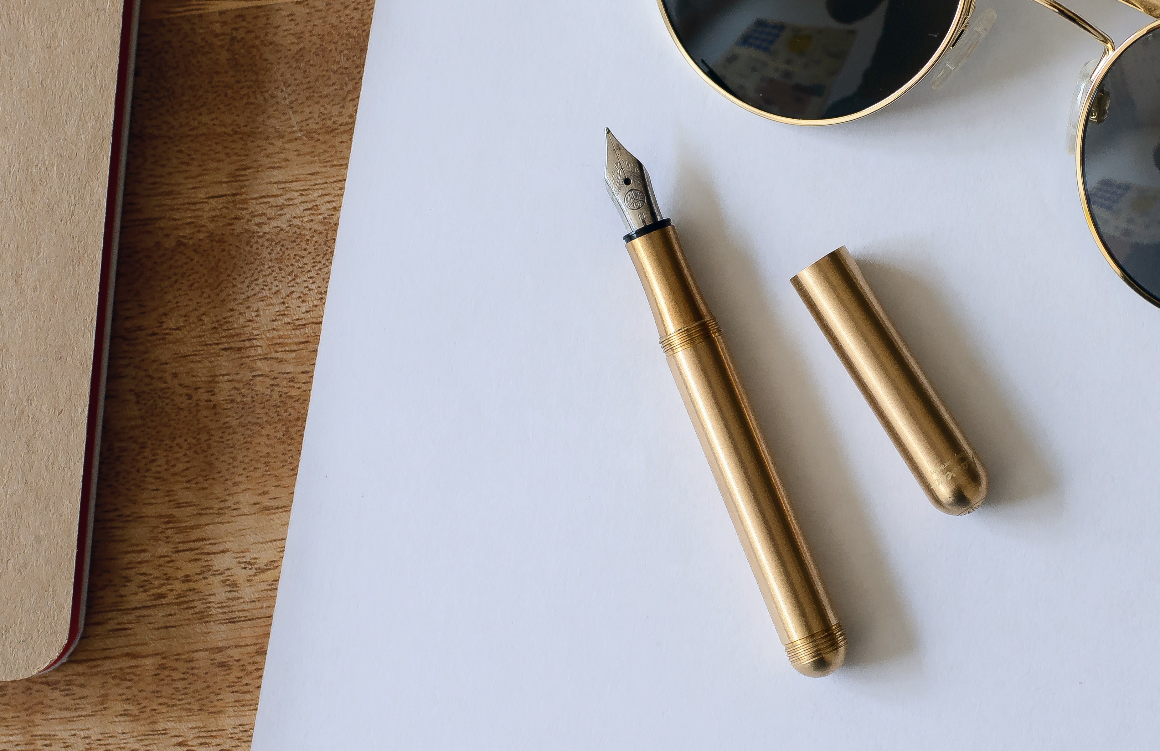 #3705x2399 Handmade Brass Fountain Pen Wallpaper And - Everyday Carry , HD Wallpaper & Backgrounds