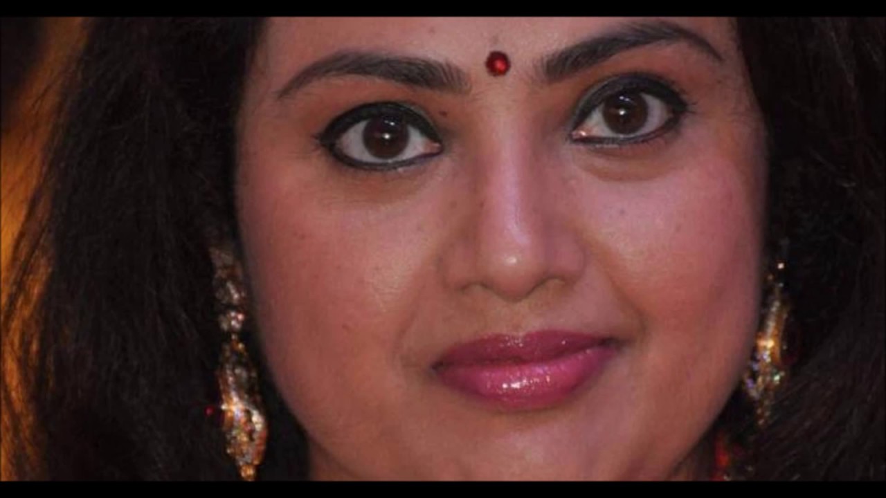 Actress Meena Latest Hd Images - Actress Meena Latest , HD Wallpaper & Backgrounds