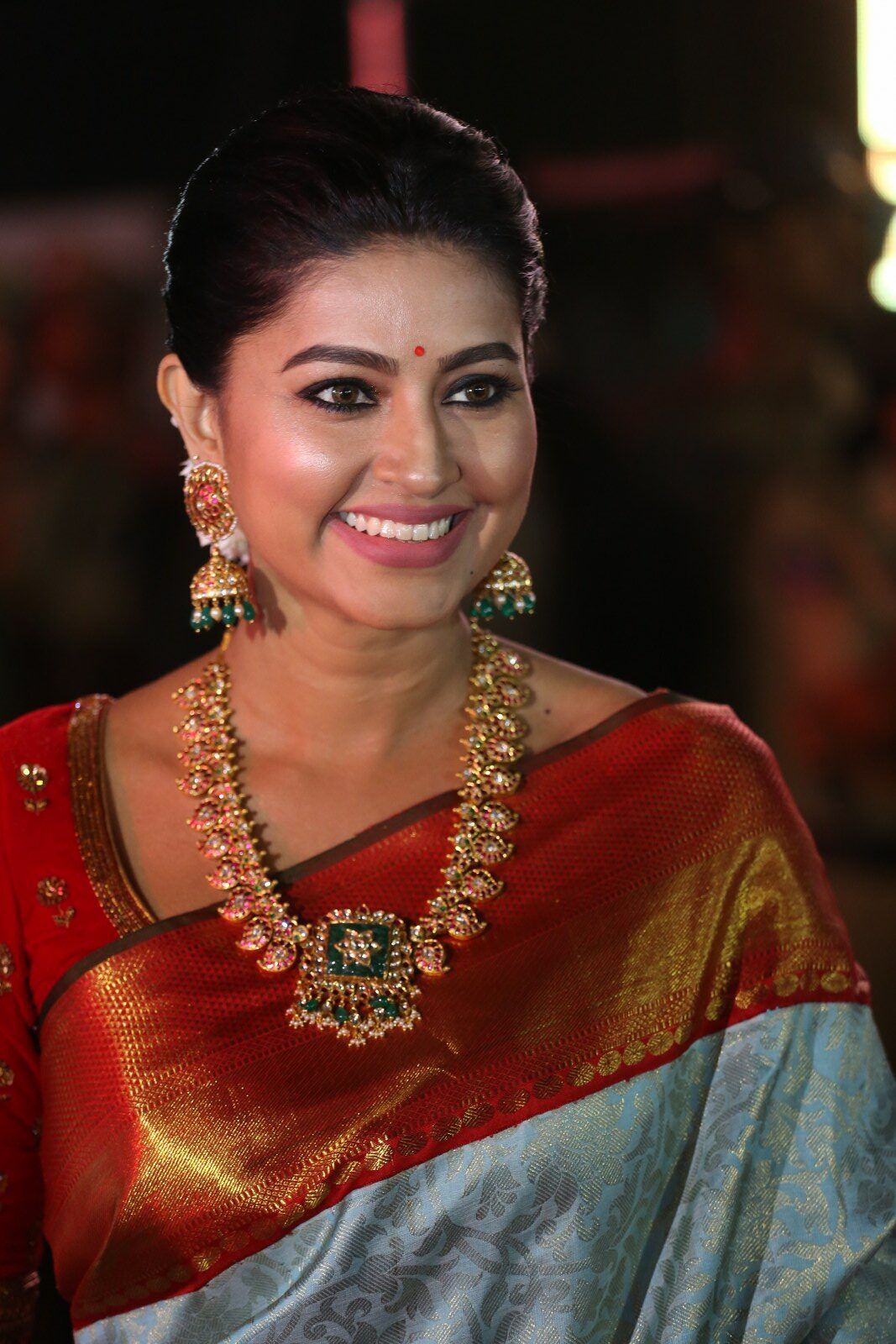 Actress Sneha Saree Photos 2019 - Vinaya Vidheya Rama Movie Actress , HD Wallpaper & Backgrounds