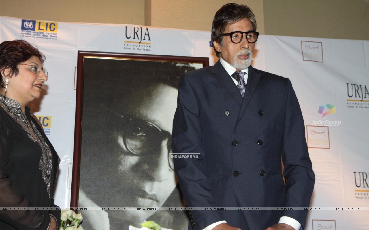 Amitabh Bachchan Launches The Lic Ujra Event Size - Harivansh Rai Bachchan , HD Wallpaper & Backgrounds