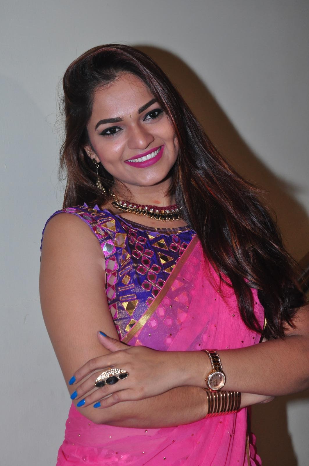 Ashwini Dazzling At Trendz Vivah Exhibition - Girl , HD Wallpaper & Backgrounds