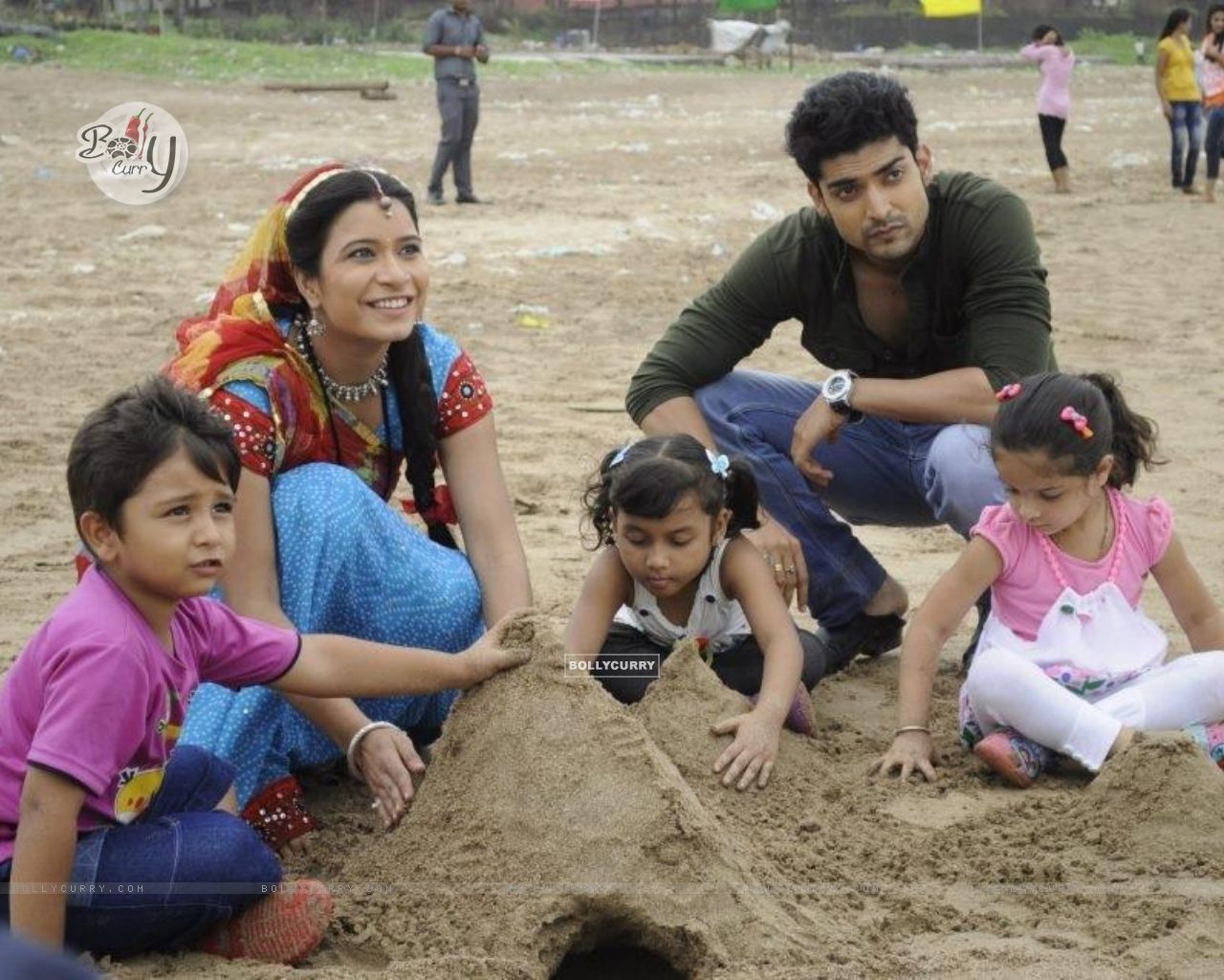 Gurmeet As Yash In Scene From Punar Vivah Size - Sand , HD Wallpaper & Backgrounds