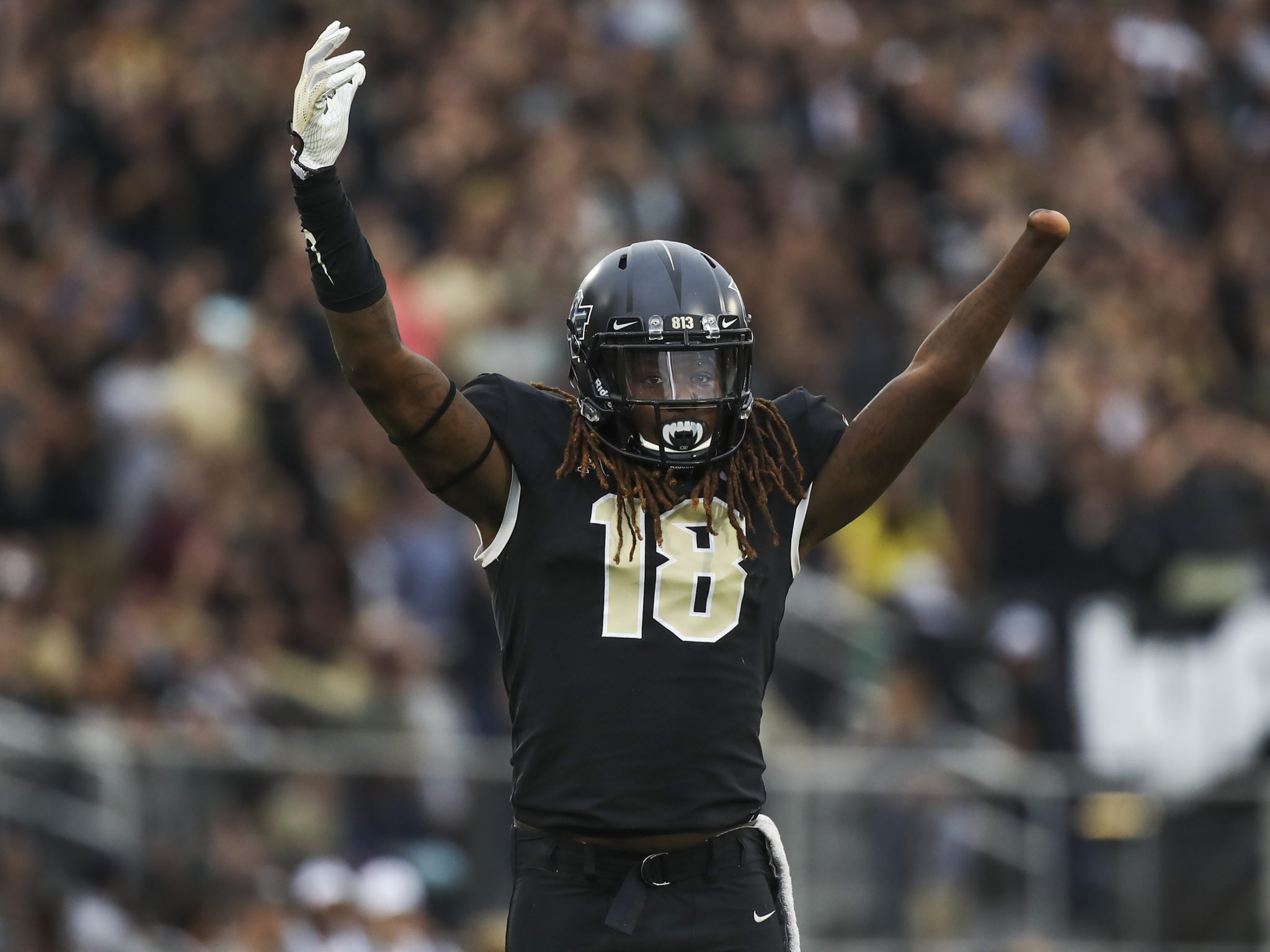 Ucf Star Shaquem Griffin Hasn't Received An Nfl Combine - Ucf One Armed Player , HD Wallpaper & Backgrounds