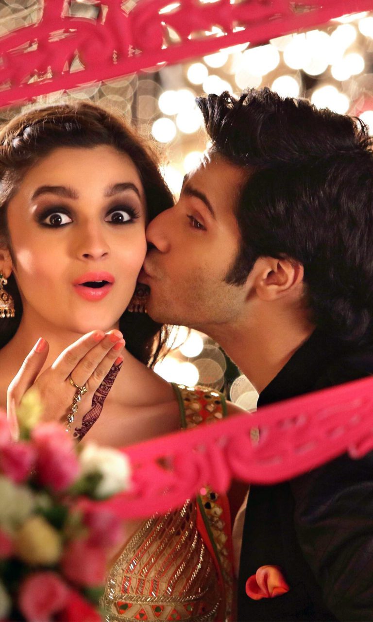 Alia Bhatt Varun Dhawan Humpty Sharma Ki Dulhania Hd - Varun Dhawan With Alia , HD Wallpaper & Backgrounds