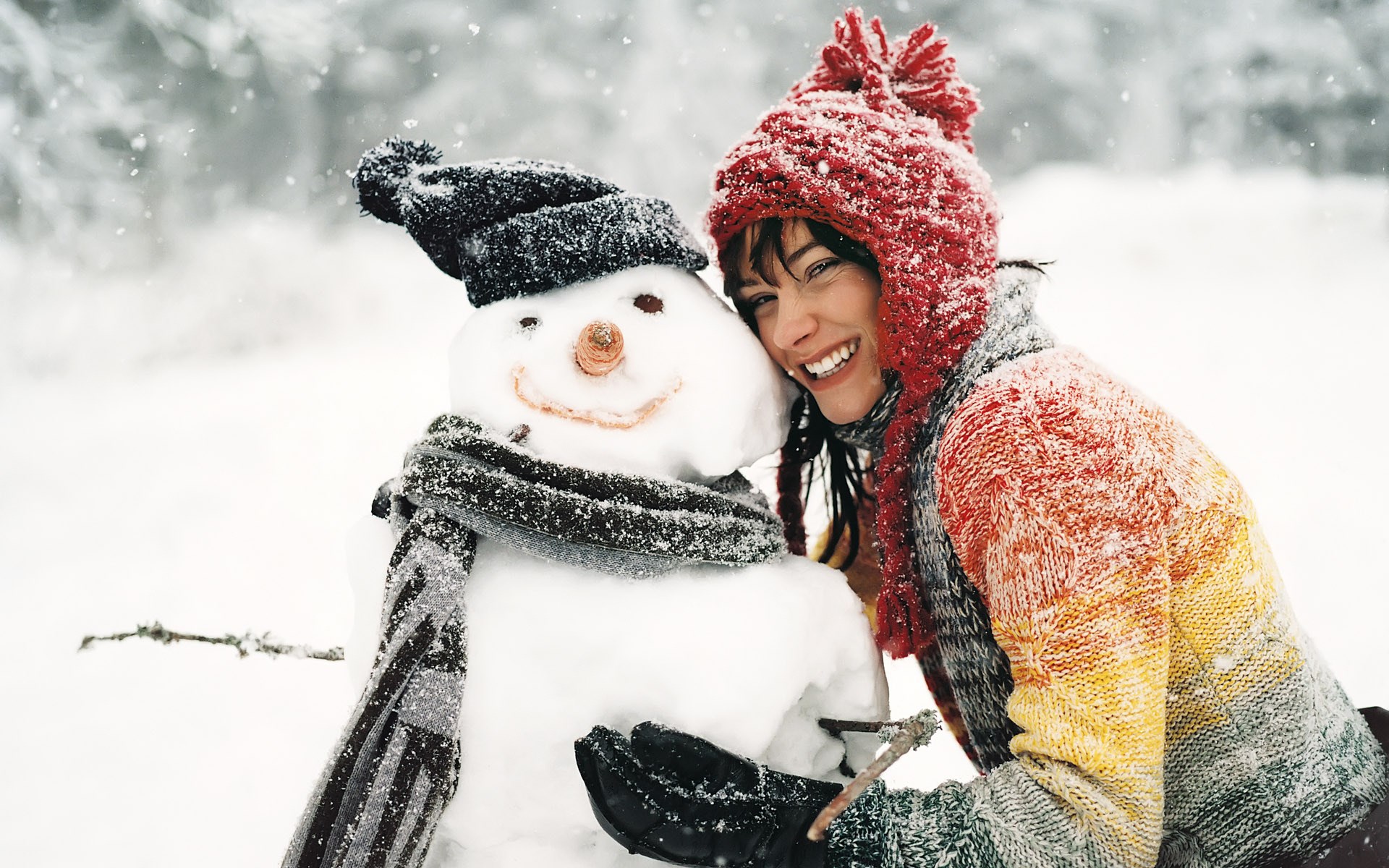 Snowman Brunette Girl Smile Winter Snowflakes - Girl Winter , HD Wallpaper & Backgrounds