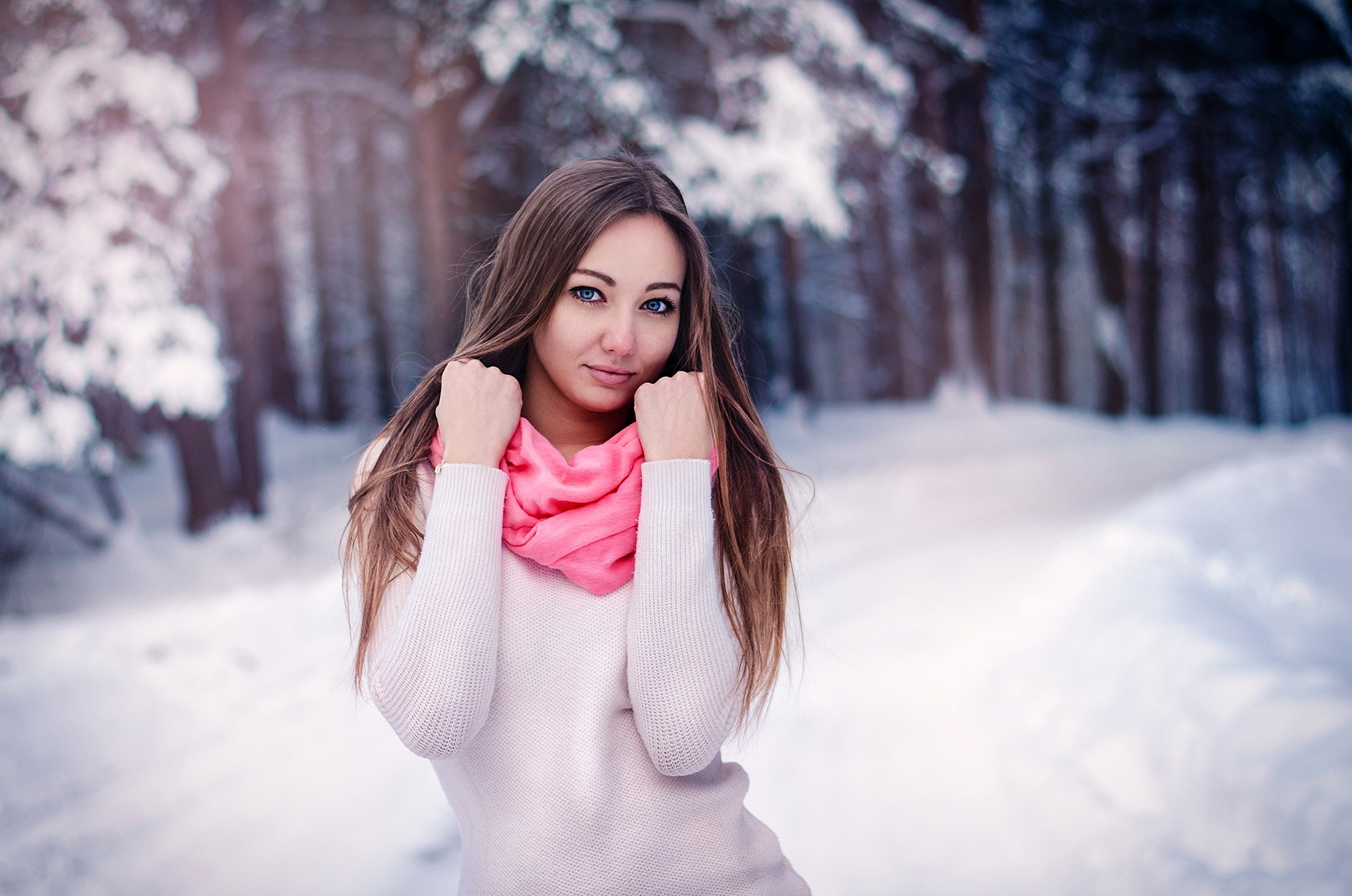 Blue Eyes, Brunette, Girl, Woman, Long Hair, Winter, - Winter Models Girl , HD Wallpaper & Backgrounds