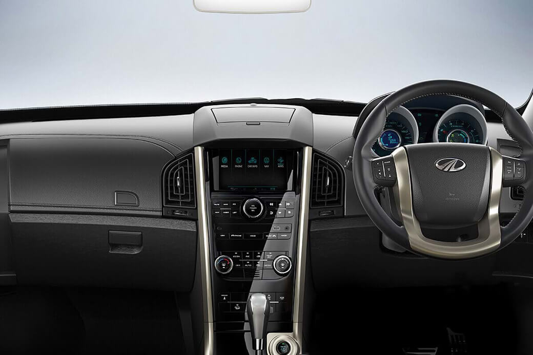 Luxurious, Soft Touch, Leather Dashboard And Door Trims - Mahindra Xuv 500 W3 Interior , HD Wallpaper & Backgrounds
